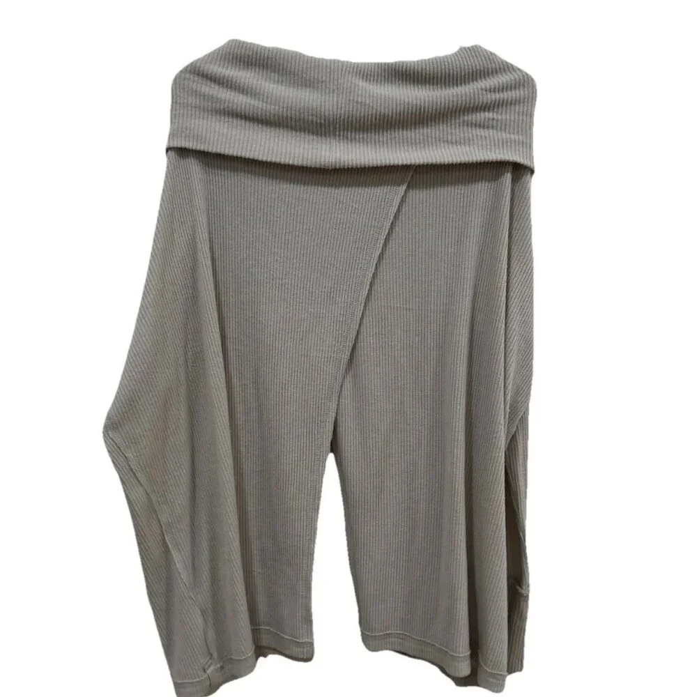 We The Free Sweater Women's Size‎ M Gray Back Slit Cowl Neck Ribbed Long Sleeve